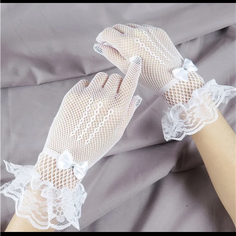Short party wedding event women’s lacrosse gloves with a bow and lace